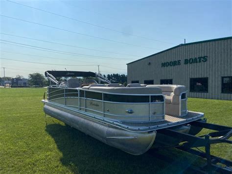 2014 Berkshire 230CLSTS BP3 TRITOON Pontoon Boat | Moore Boats in ...