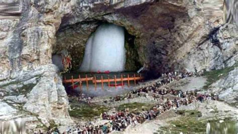 More than 67,000 devotees visit Amarnath cave - TheDailyGuardian