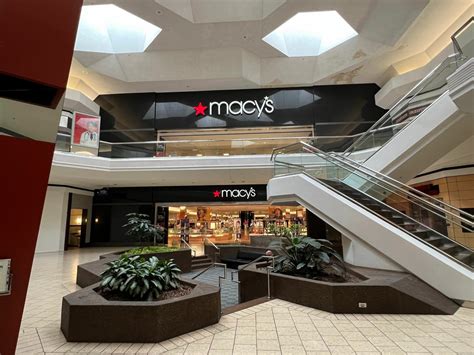 Lakeforest Mall: What Stores Are Still Open, Recently Closed, and ...