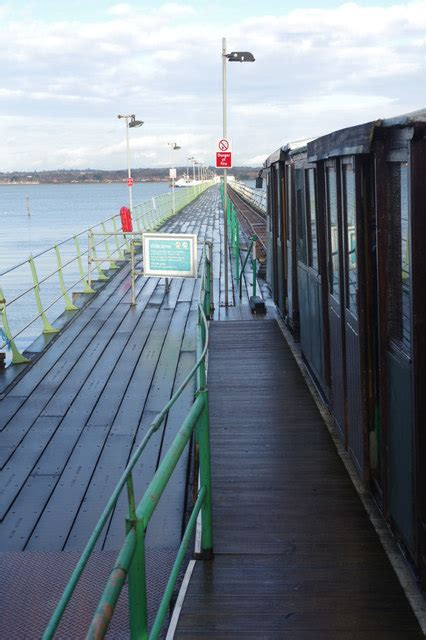 Hythe Pier © Stephen McKay cc-by-sa/2.0 :: Geograph Britain and Ireland