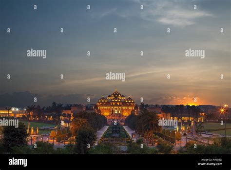 night view of akshardham temple in delhi, india Stock Photo - Alamy