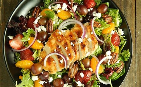 Longhorn Grilled Chicken Strawberry Salad | Recipe | Summer salad ...