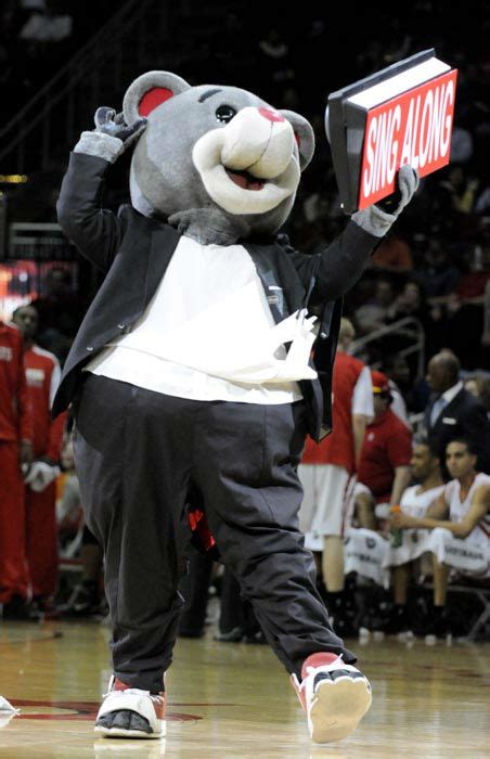 PHOTOS: Houston Rockets mascot Clutch the Bear | abc13.com