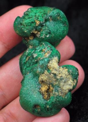 The Other Side of the Sun | Small Glittering Malachite Formation