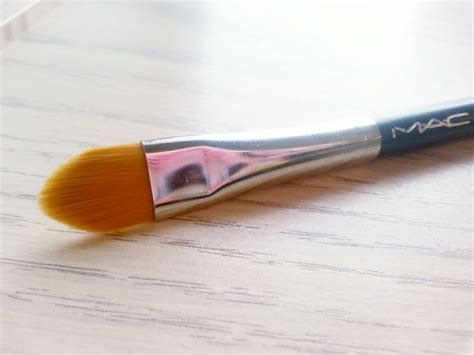 MAC 195 Concealer Brush Review | Fancieland