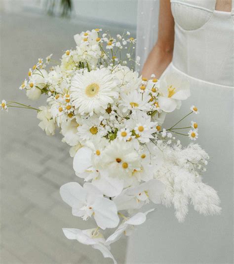 17 Darling Daisy Bouquet Ideas for Any Wedding