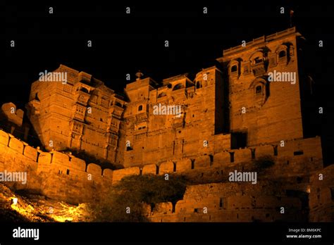 Night view of Jaisalmer Fort, built on Trikuta Hill in Jaisalmer ...