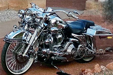 1999 HARLEY-DAVIDSON ROAD KING CUSTOM MOTORCYCLE - Front 3/4 - 260845