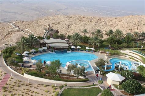 The Stunning Jebel Hafeet, UAE: A Mountain In The Middle Of A Desert ...