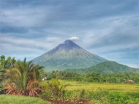 MAYON VOLCANO Albay, Philippines Mayon Volcano, also known as Mount ...