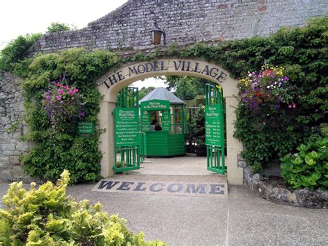 Godshill Model Village © Steven Muster cc-by-sa/2.0 :: Geograph Britain ...