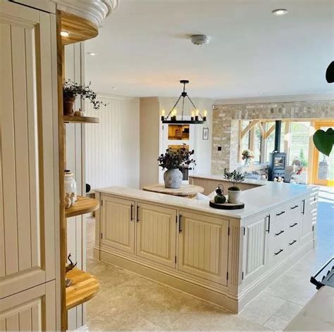 Mrs Hinch shares 'heart of home' as kitchen is officially complete - OK ...