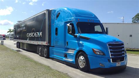 Freightliner Cascadia test drive: The star continues to shine brightly ...