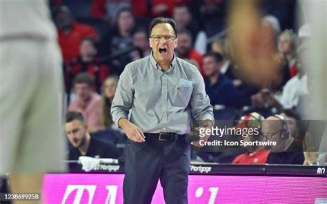 Tom Crean Basketball Coach Photos and Premium High Res Pictures - Getty ...