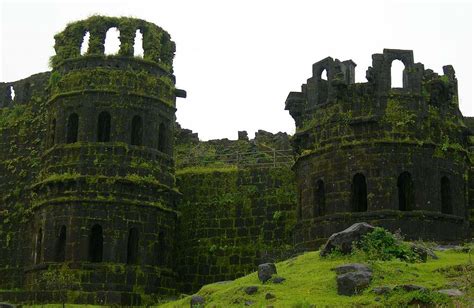 15 Famous Forts Near Pune That Must be on Your Bucket List