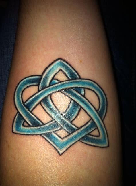 Celtic love knot | Celtic knot tattoo, Celtic tattoos, Sister tattoos