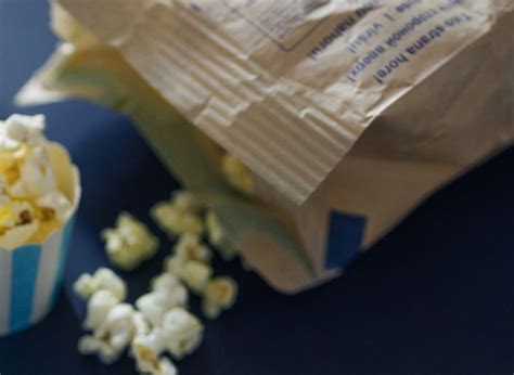 9 Healthiest Microwave Popcorn Brands — Eat This Not That