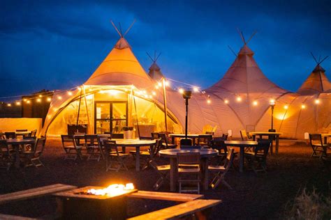 15 Best Glamping Destinations in the U.S. 2021 - Luxury Camping Near Me