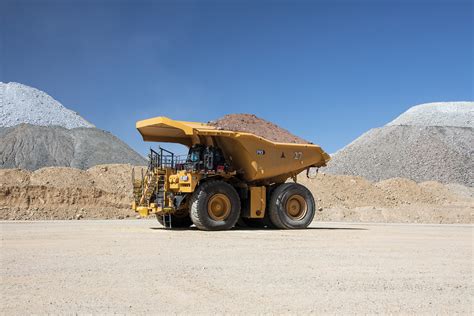 Caterpillar unveils new version of the 793 mining truck with more ...