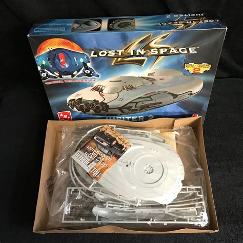 LOST IN SPACE "JUPITER 2" MODEL KIT