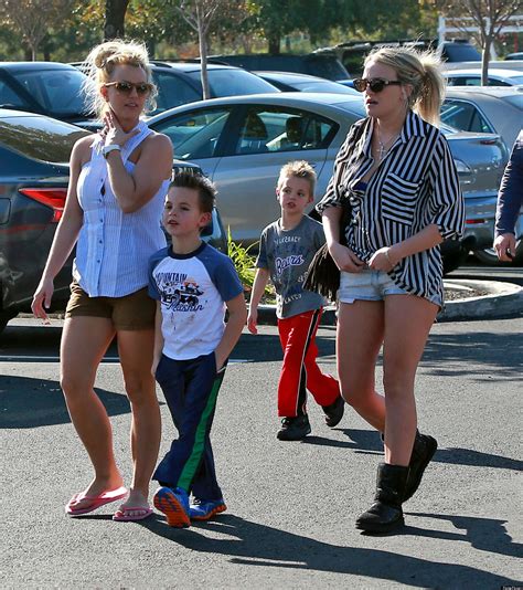 Britney Spears, Jamie Lynn Spears Go Shopping With Children (PHOTO ...