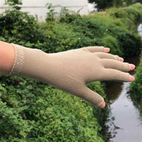 Compression Seamless Gloves – Lymphedema & Arthritis Support