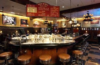 Shaw's Crab House, Chicago. You never have to leave the oyster bar ...