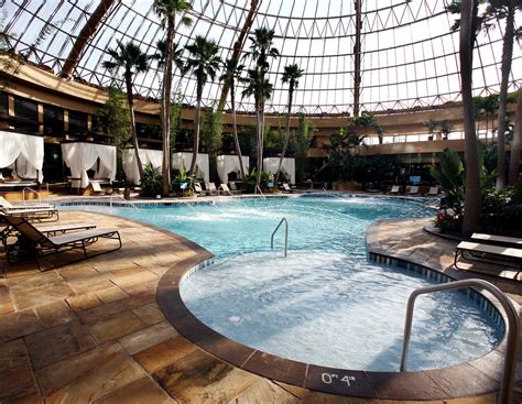 Harrah's Expansion - The Pool - What's New in Atlantic City