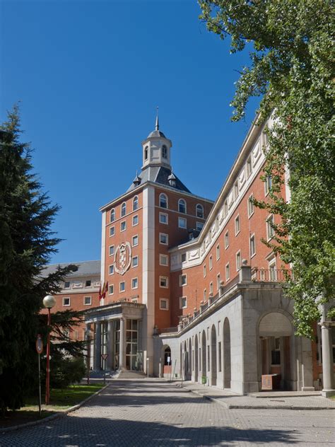 File:Rectorado de la Universidad Complutense de Madrid.jpg - Wikimedia ...