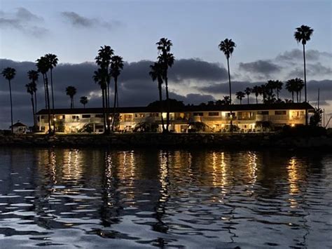 OCEANSIDE MARINA SUITES - Updated May 2024 - 472 Photos & 318 Reviews ...