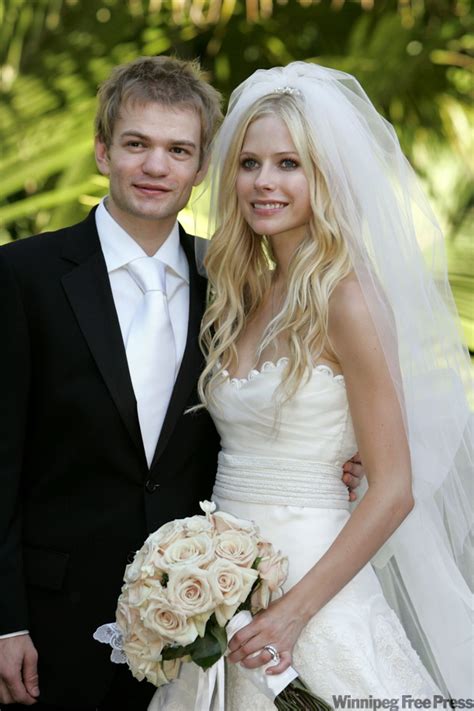 Avril Lavigne and Sum 41 singer Deryck Whibley headed for divorce ...