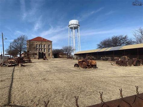 Famed Texas town locks in offers for its historic jail starting at $5K ...