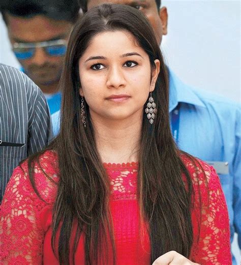 27 Rare And Unseen Pictures Of Sachin's Beautiful Daughter Sara Tendulkar