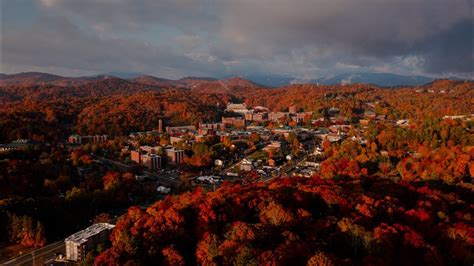 Fall Peak from Councill Oaks in Boone, NC - YouTube