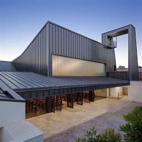 La Ascensión del Señor Church / AGi Architects | ArchDaily