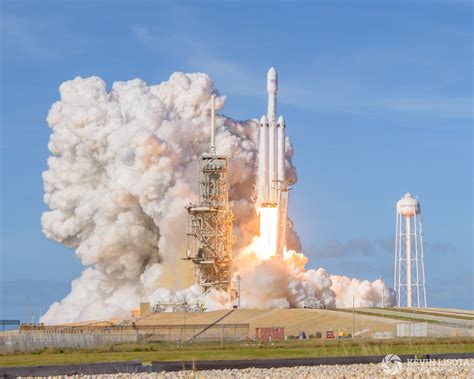 First launch of the SpaceX Falcon Heavy rocket - Kevin Lisota Photography