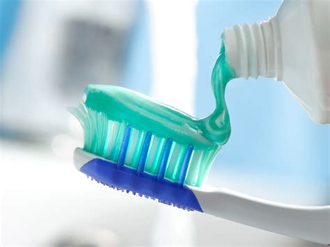 The top 3 reasons to ditch your toothpaste - Easy Health Options®