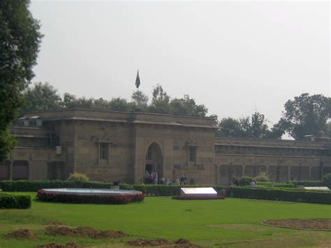 40-sarnath_museum.jpg