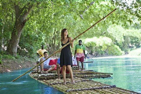 tourist rafting on rio grande river | About Jamaica