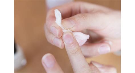 These harmful side effects of acetone-based nail polish removers will ...