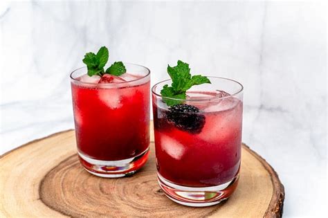 Blackberry Bramble Cocktail Recipe brings the taste of Washington State