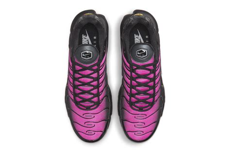 Nike Air Max Plus "Black/Pink" Images, Release | Hypebae