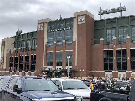 Visit to Lambeau Field.. – Midmobackpacker.com