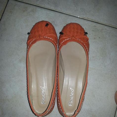 orange flats, Women's Fashion, Footwear, Flats on Carousell