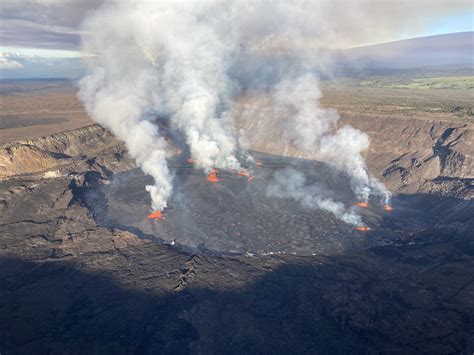 Alert levels lowered for Kīlauea volcano with eruption expected to stay ...