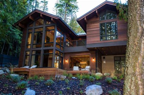 Striking lake house blends modern elements with traditional Montana ...