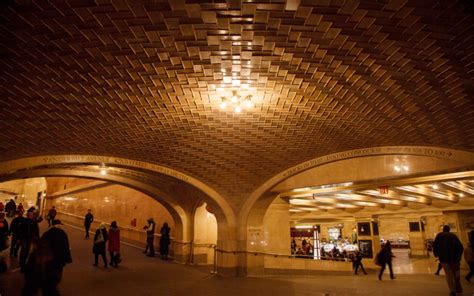 The Whispering Arch, Grand Central Station – History of New York