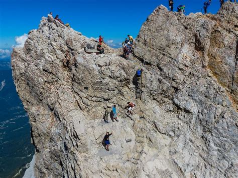 Gipfel der Zugspitze | Zugspitze, Zugspitze wandern, Berge in deutschland