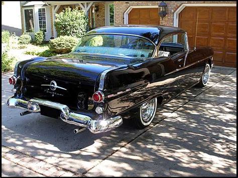 1956 Pontiac Chieftain - Information and photos - MOMENTcar