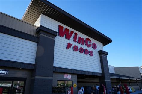 WinCo Hours: What Time Does WinCo Open and Close?